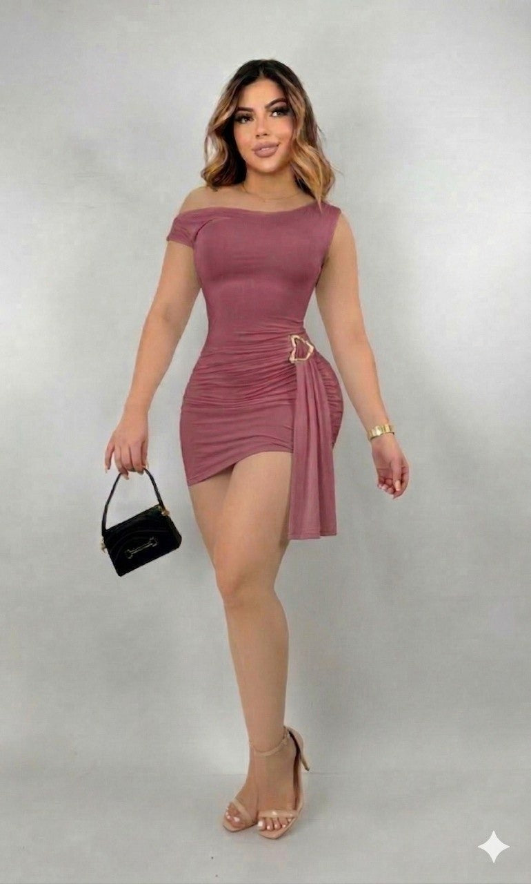 Vestido Mini Drapeado Broche Dorado